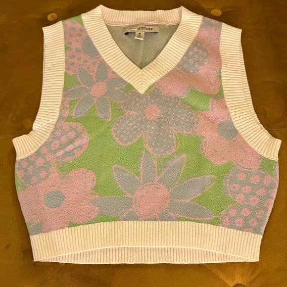 UO Randi Cropped Sweater Vest M - Picture 2 of 3